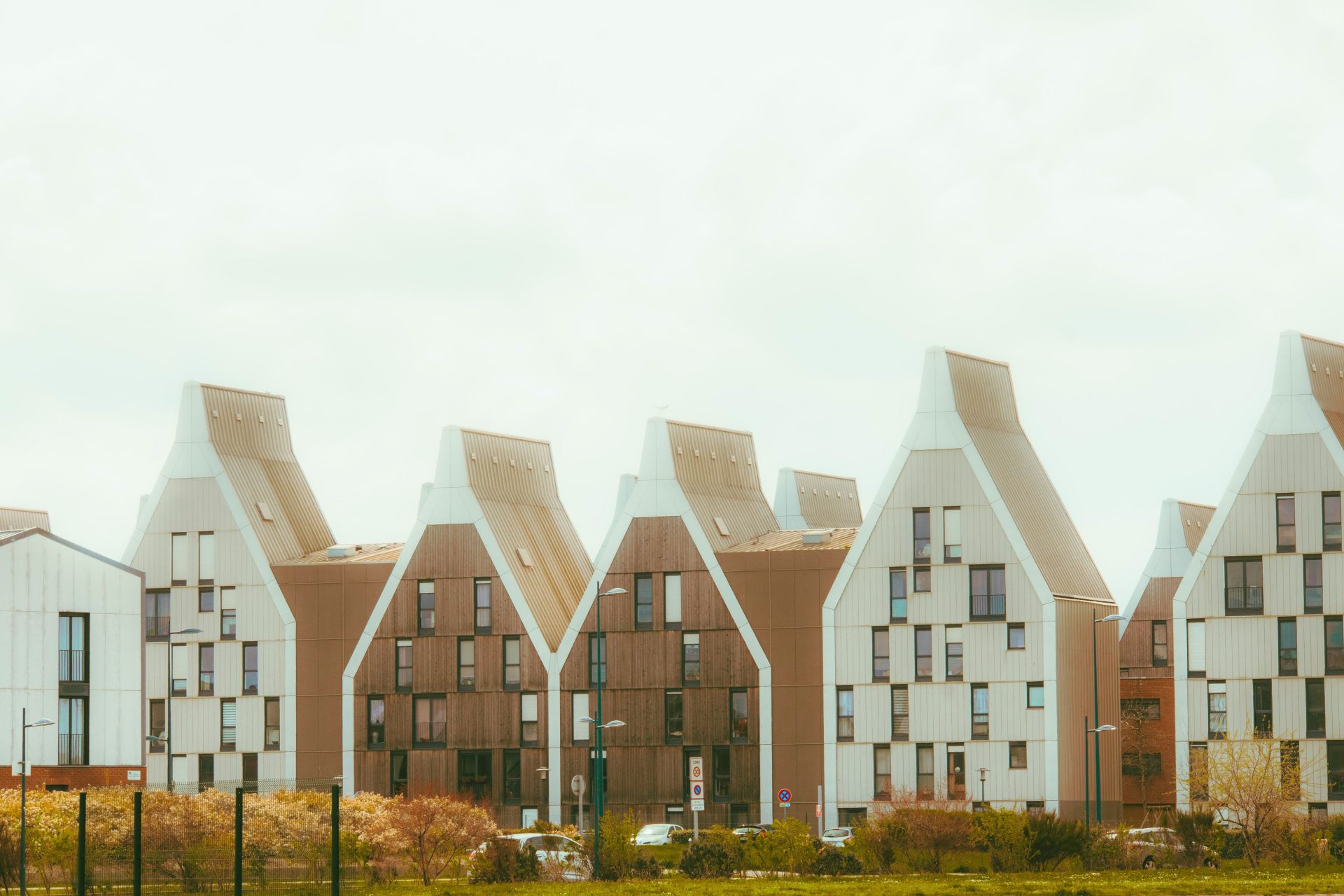a row of houses sitting next to each other